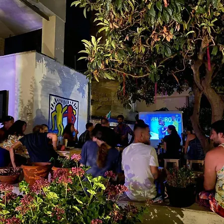 Albergue Urban Oasis