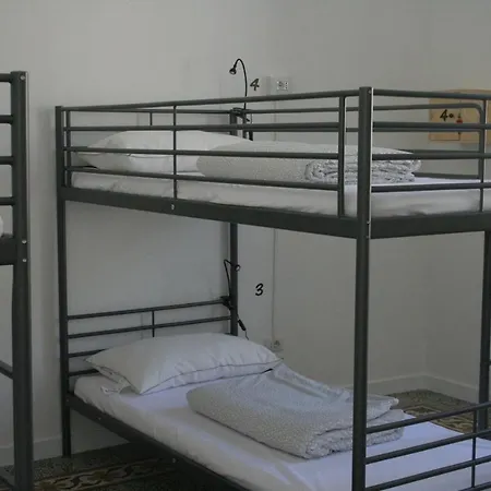 بيت شباب Urban Oasis ليتشي