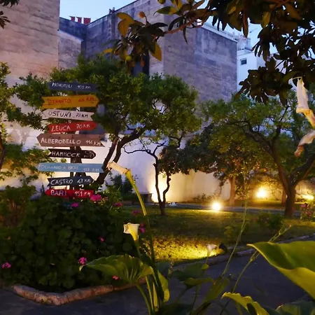 بيت شباب Urban Oasis ليتشي