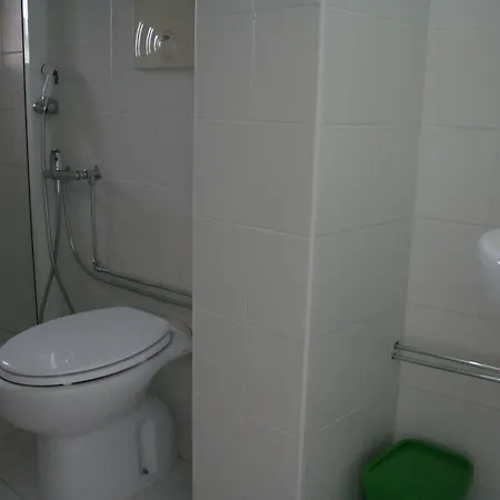 Urban Oasis بيت شباب ليتشي