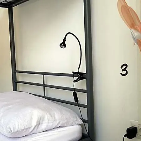Hostal Urban Oasis *
