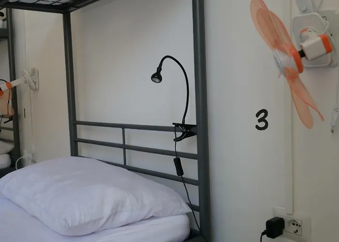 Urban Oasis אכסניה *