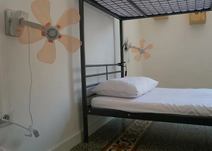 Urban Oasis Vandrerhjem *